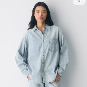 Aritzia - Denim Forum The '80s Comfy Denim Shirt - size Small